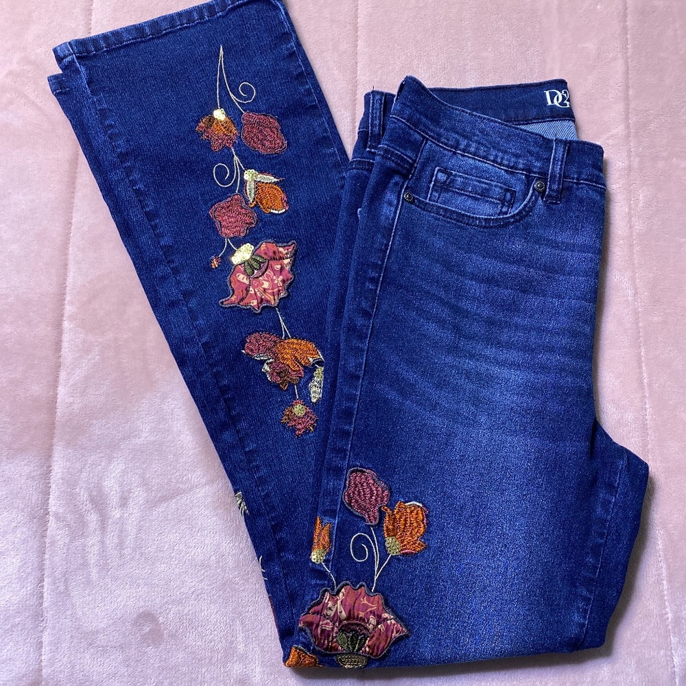Denim embroidered flare; new; DG2